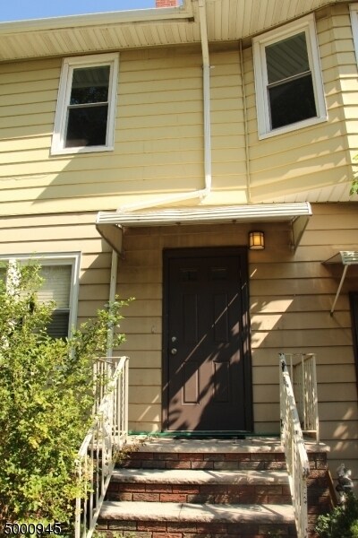Foto principal - 420 Lakeview Ave