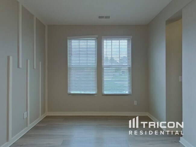 Foto del edificio - 710 Anglin Forest Way