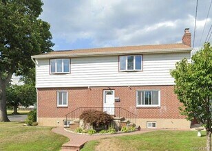 Building Photo - 906 Polk Ave