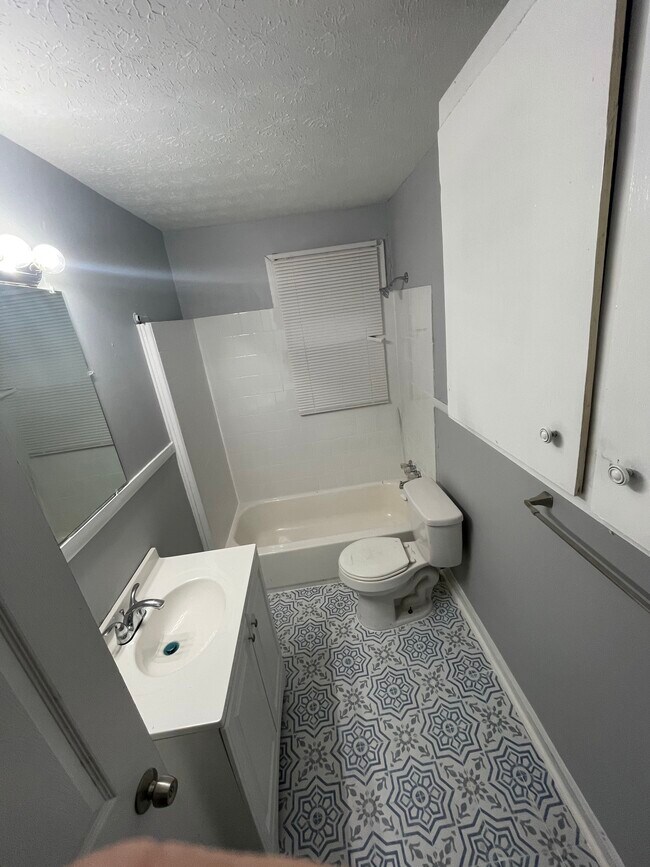 Foto del edificio - 2361 2nd Ave