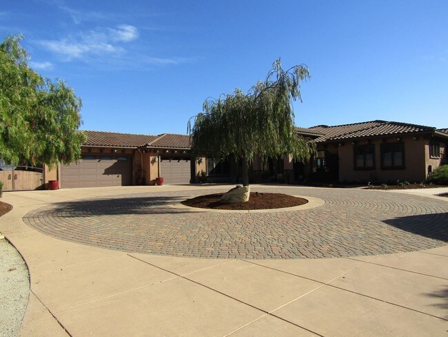Building Photo - 3 br, 3.5 bath House - 360 Corralitos Road