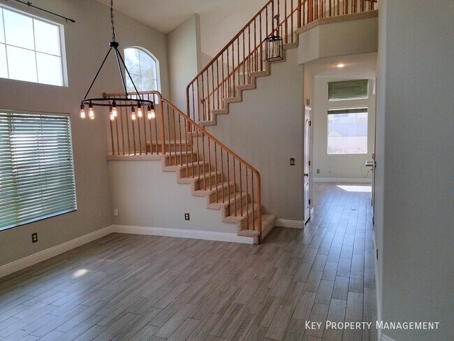 Building Photo - 53 Desert Dawn Ln