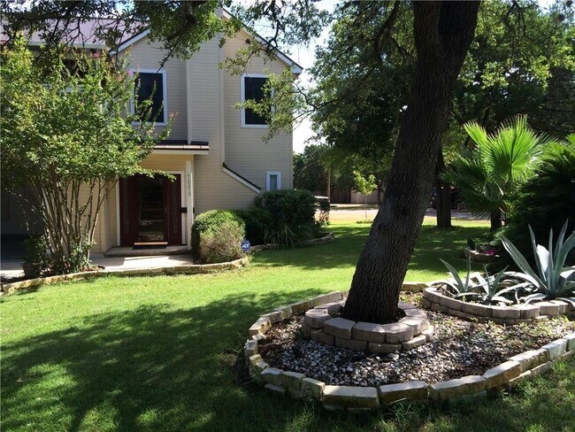 Foto del edificio - 10010 Wildflower Ln