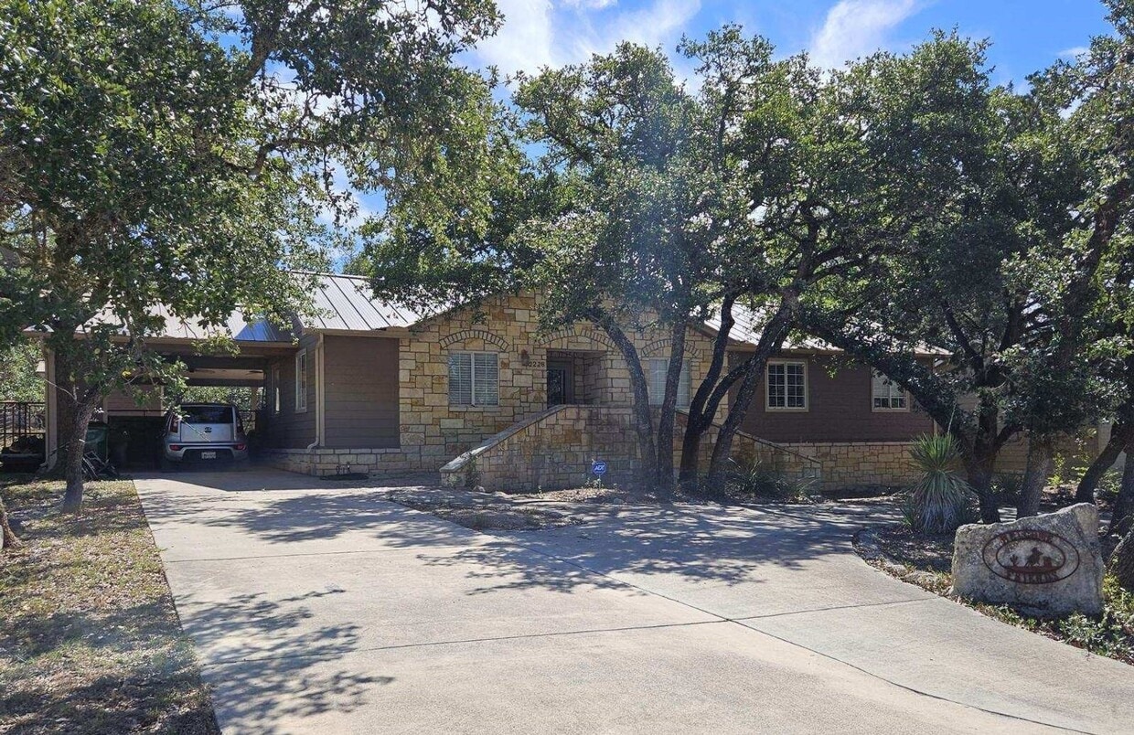 Studio, 2 bath House 2228 Jennifer Ln House Rental in Blanco, TX