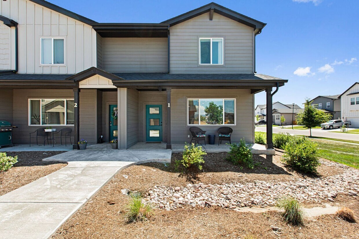 Foto principal - 3 bedroom 2.5 bath in Mosaic