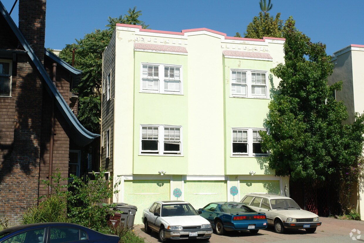 Building Photo - 2807 Harrison St
