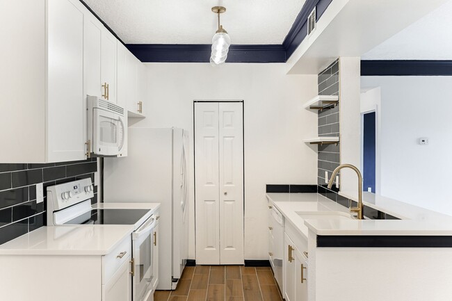 Photo - 11520 Villa Grand Apartment