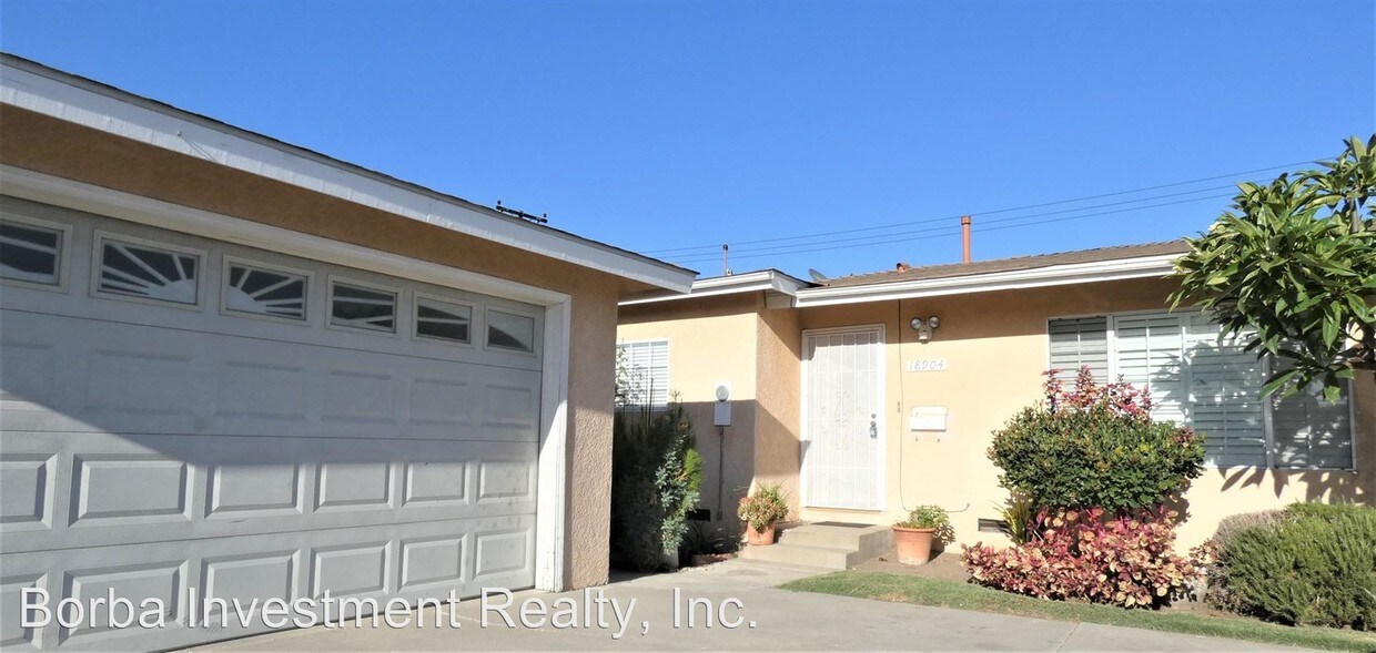 Foto principal - 18904 Grayland Ave