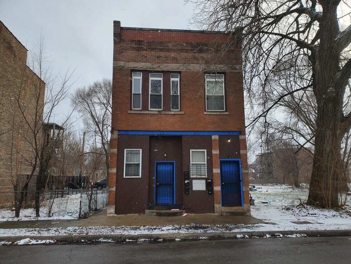 1041 W 61st St, Chicago, IL 60621 House Rental in Chicago, IL