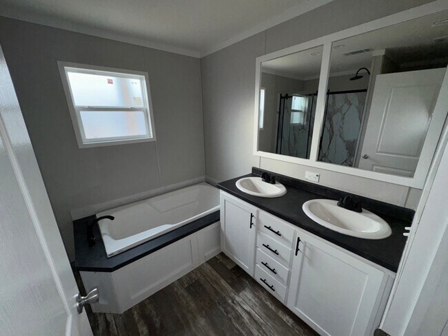 Foto del edificio - 365 Patriot Ln