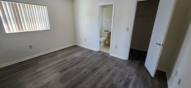 Building Photo - 107 Van Allen Ave NW