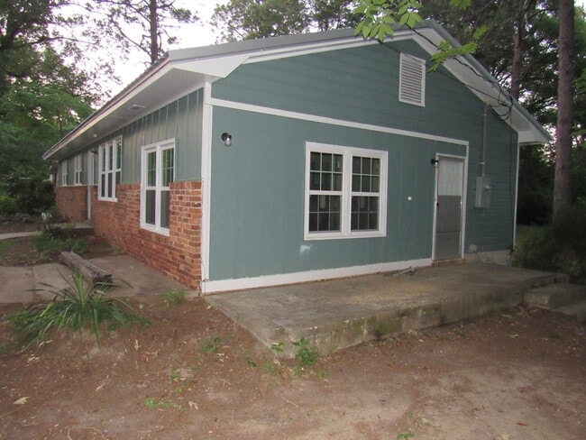 Side Entry - 828 Oak Ridge Dr