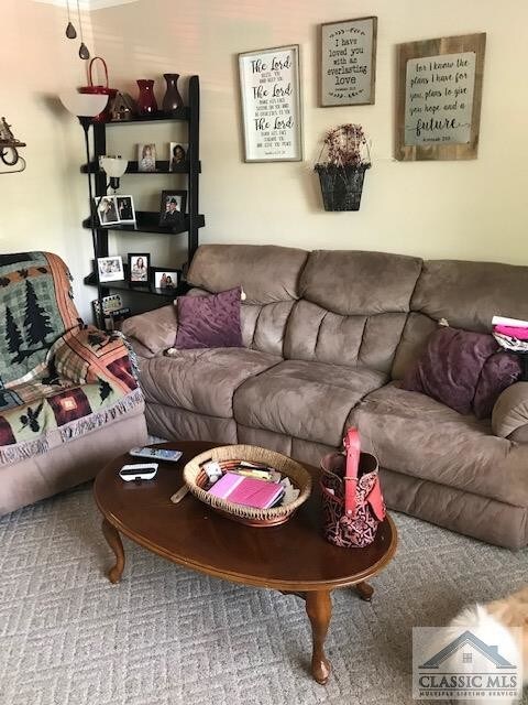 Building Photo - 102 Barrington Dr