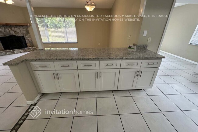 Foto del edificio - 4129 Yellowwood Dr