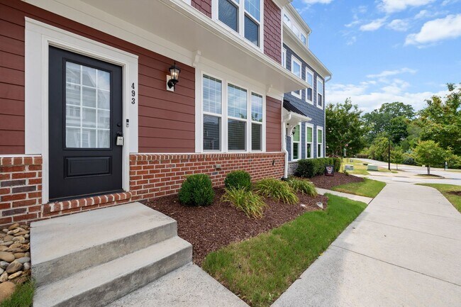 Foto del edificio - 3 Bedroom Townhome with Rooftop Terrace in Downtown Wake Forest!