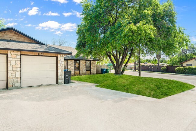 Foto del edificio - 5202 Gawain Dr, San Antonio, TX 78218