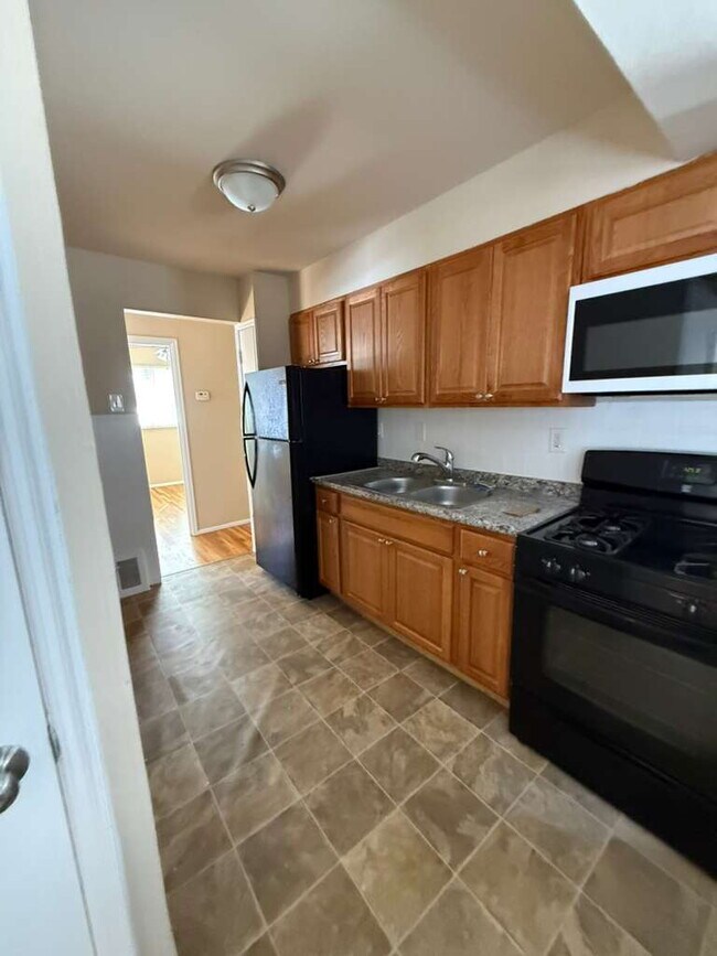 Foto del edificio - 237 Cameron Rd