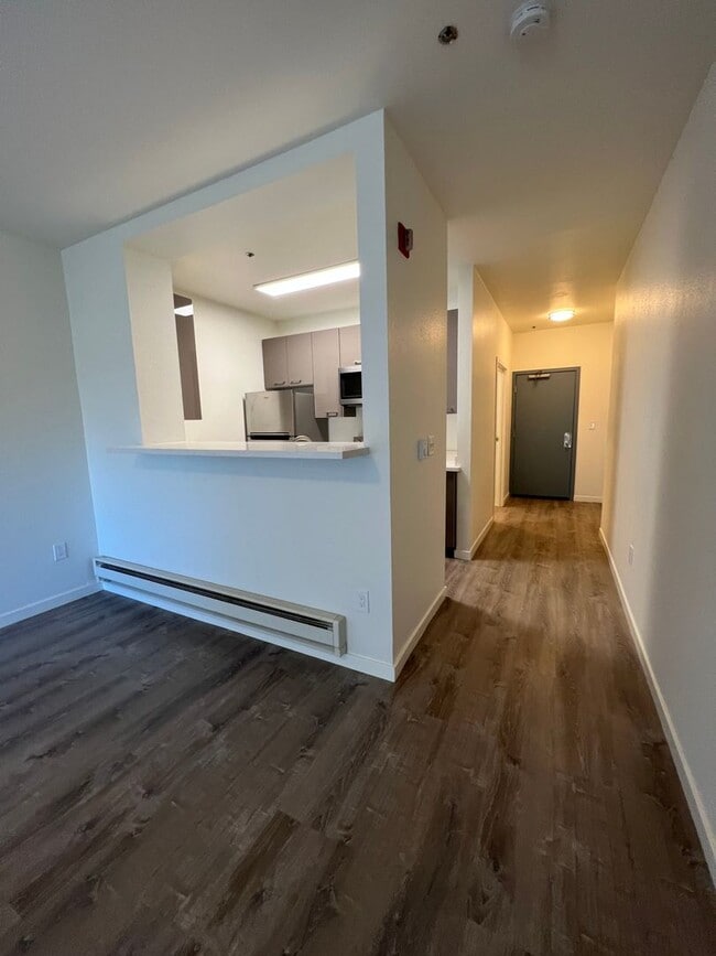 Building Photo - 1524 1st Ave