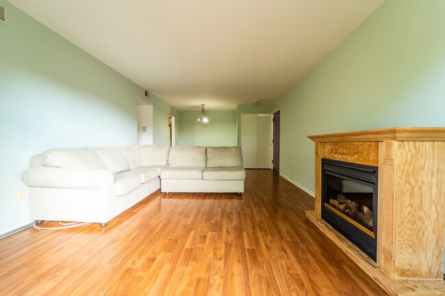 Foto del edificio - 1203 Pleasant Run Dr