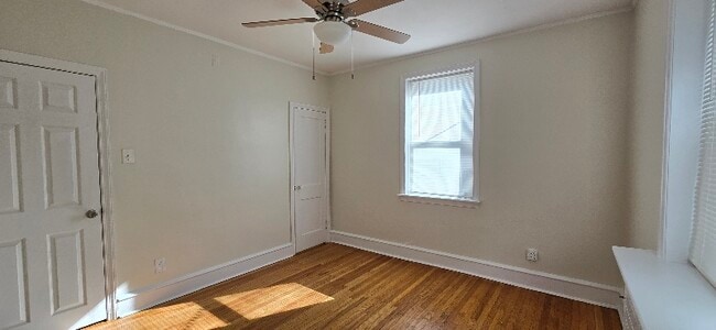 Building Photo - 6142 N 8th St