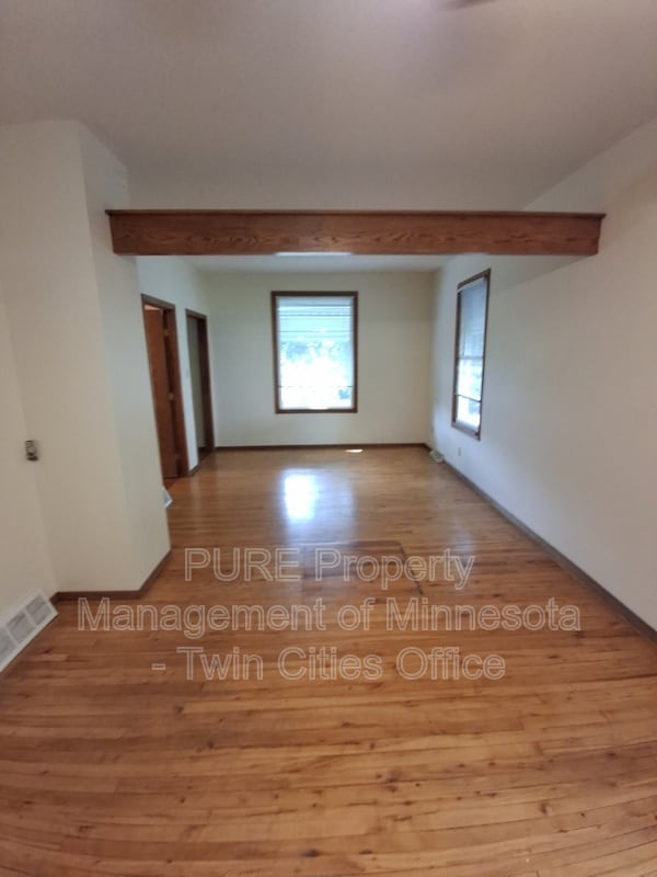 Building Photo - 223 Warwick St SE