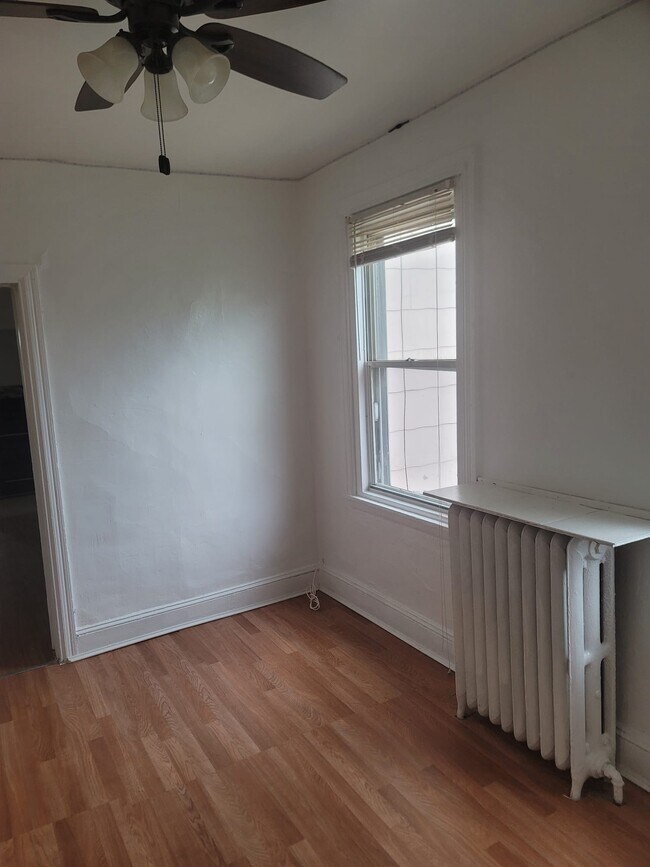 Foto del edificio - 213 E Tabor Rd
