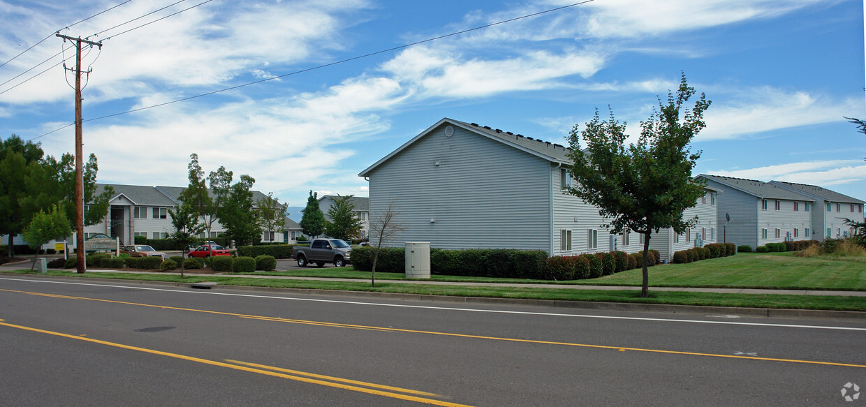 Primary Photo - Willow Brook Apartments