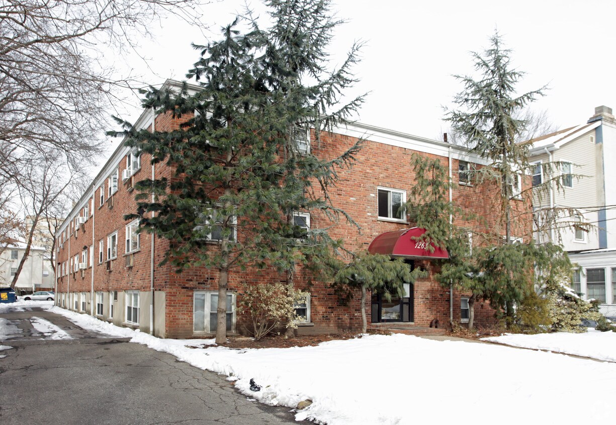 Foto principal - 1263 Clinton Pl