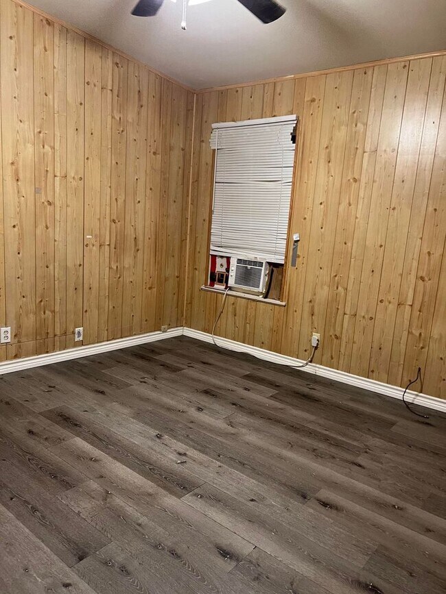 Foto del edificio - 3 Bed 1 bath RENTAL in Denison for $1,345
