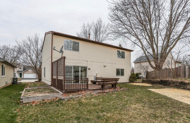 Building Photo - 645 Dover Dr
