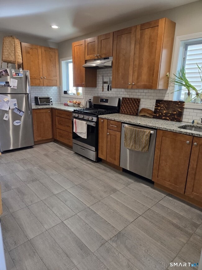 Building Photo - 531 East St