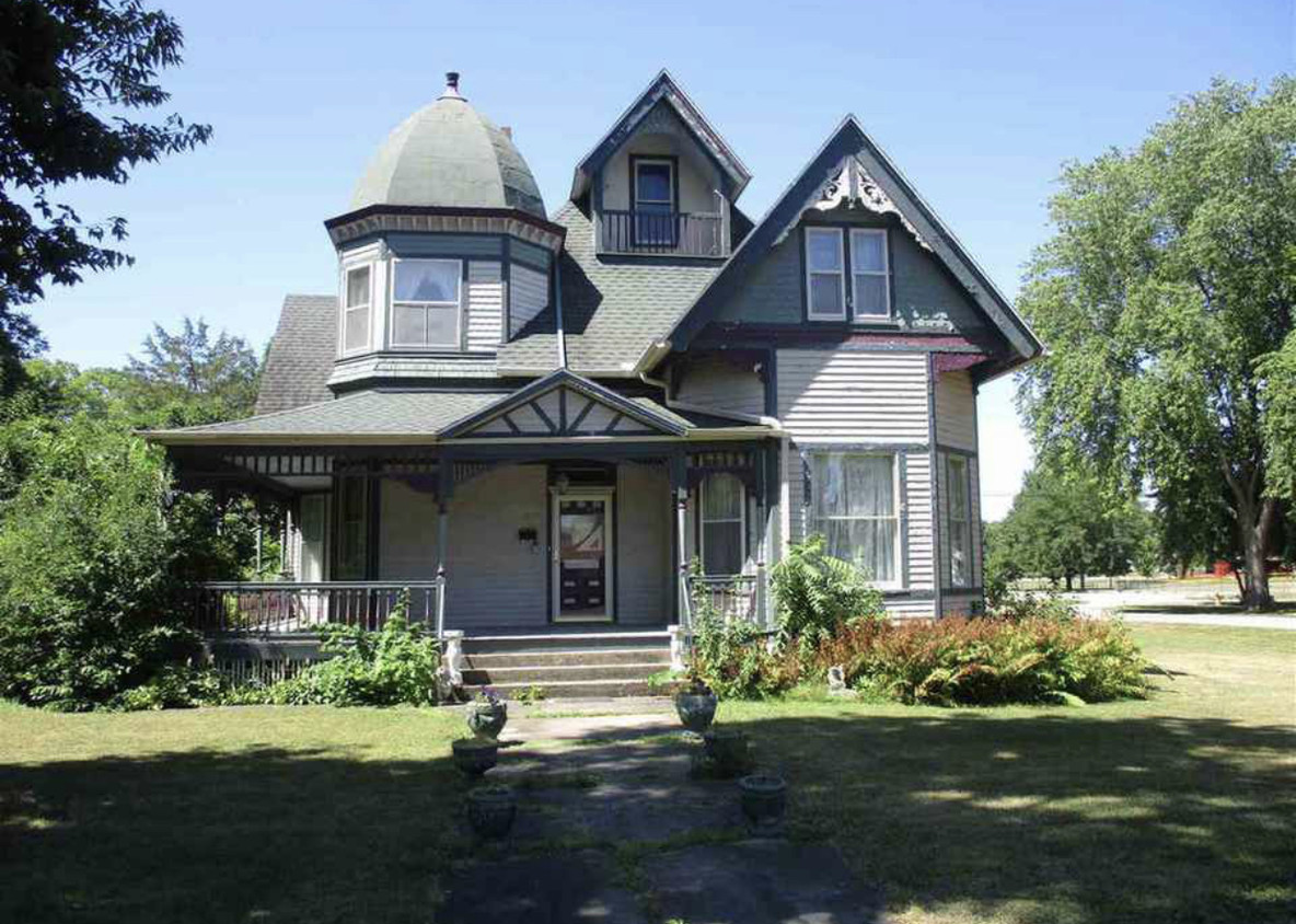 Primary Photo - 813 Main St
