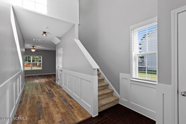 Foto del edificio - 303 Vilas Way S