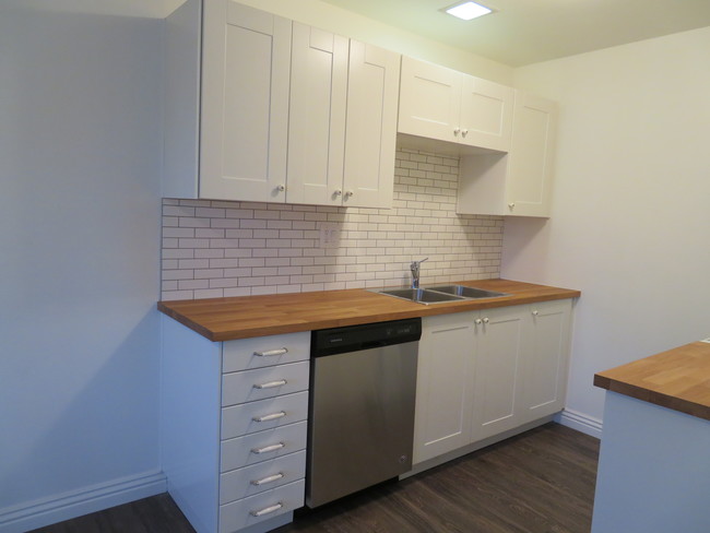 new kitchen - 6640 Simpson Ave