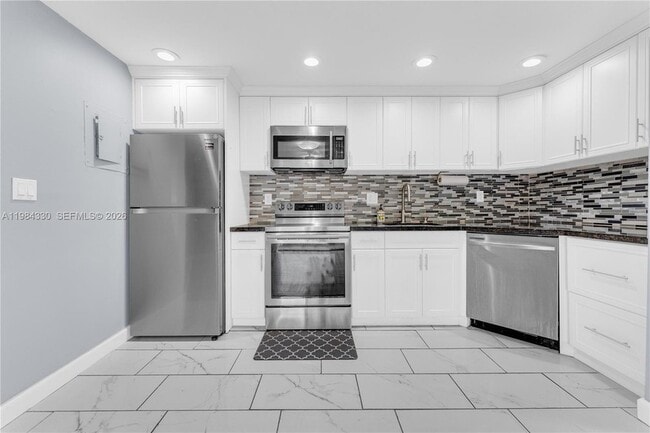 Building Photo - 4540 NW 79th Ave