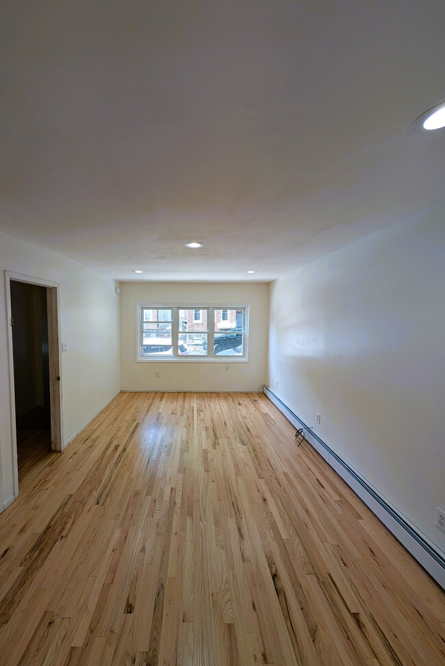 Building Photo - 45 E 51st St