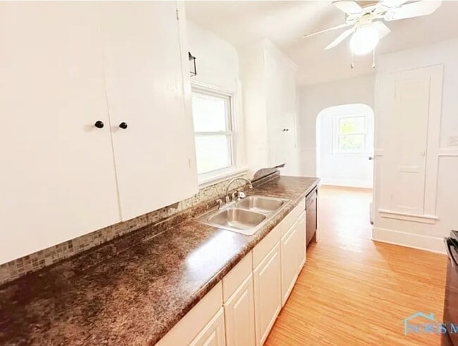 Foto del edificio - 2149 Alvin St