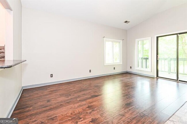 Foto del edificio - 8207 Fairview Bluff