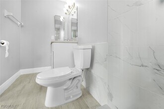 Building Photo - 2935 SE 15th Pl