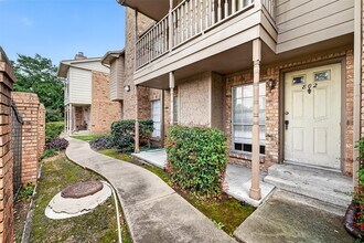 Building Photo - 10615 Briar Forest Dr