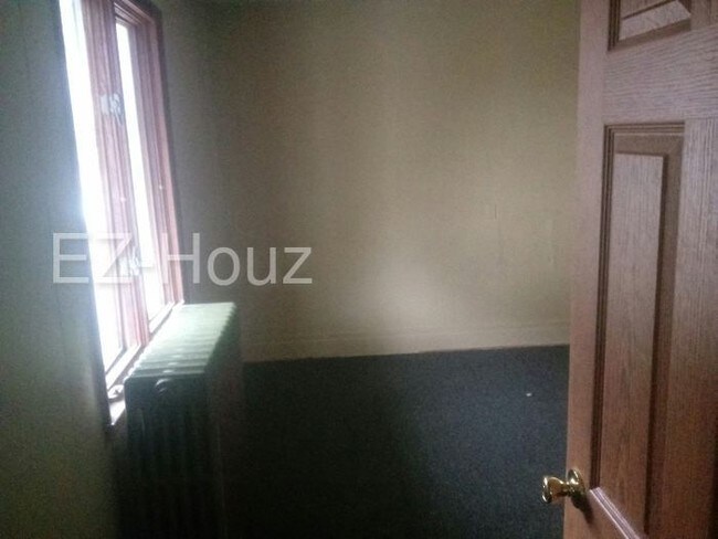Foto del edificio - 114 Jackson Ave