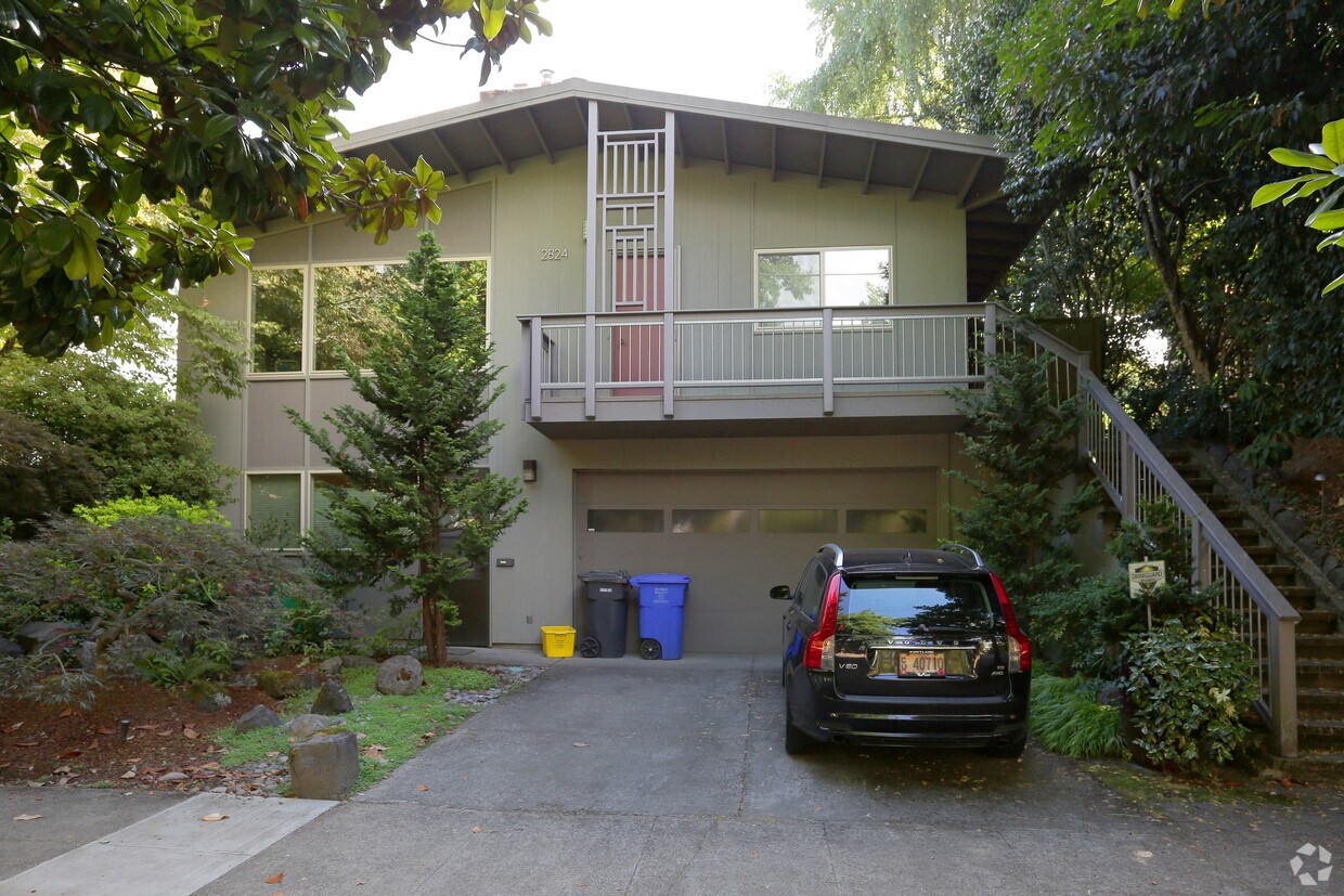 Foto principal - 2810 NE 21st Ave