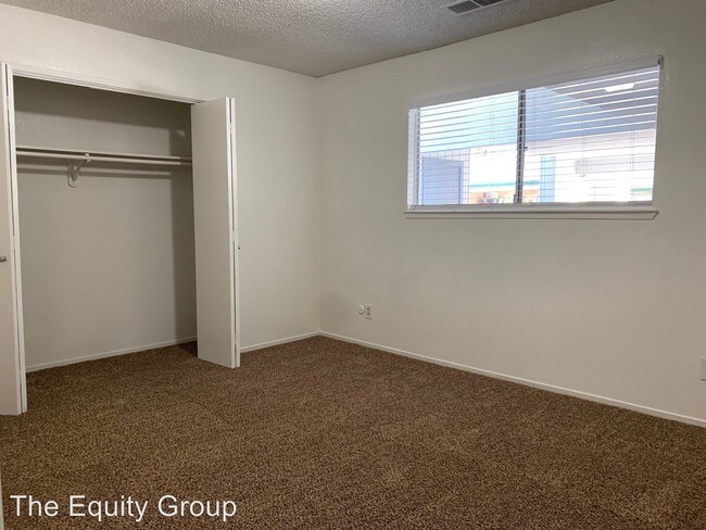 Foto del edificio - 111 S Peppertree St