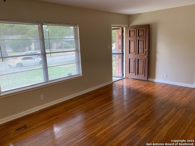 Building Photo - 4718 Bernadine Dr