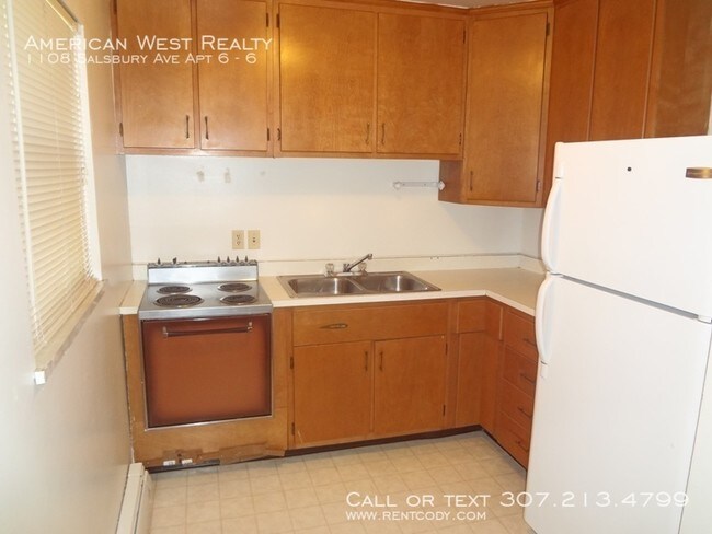 Foto del edificio - Upstairs apartment, utilities included!