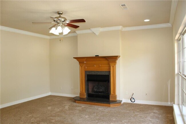 Foto del edificio - 330 Windsor Dr