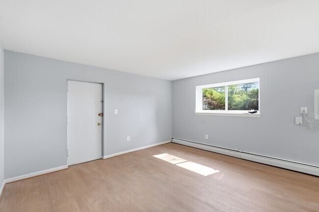 Foto del edificio - 7310 Columbia Ave