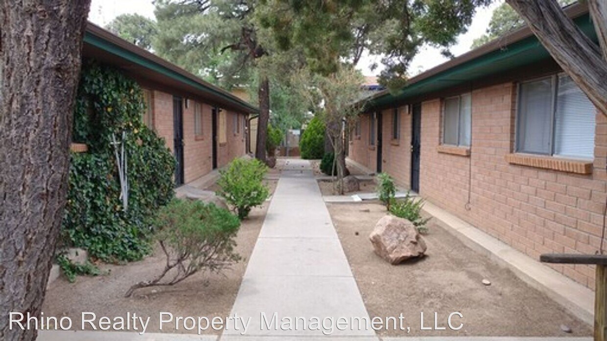 Primary Photo - 533 Palomas Dr SE