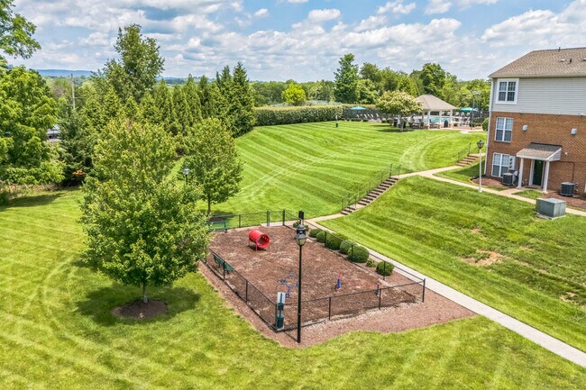 Foto del edificio - Squire Hill Apartments