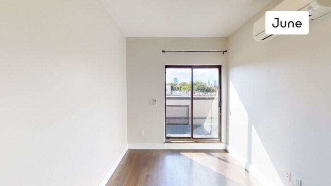 Building Photo - ROOM ONLY in 4-bed/2.0-bath Home